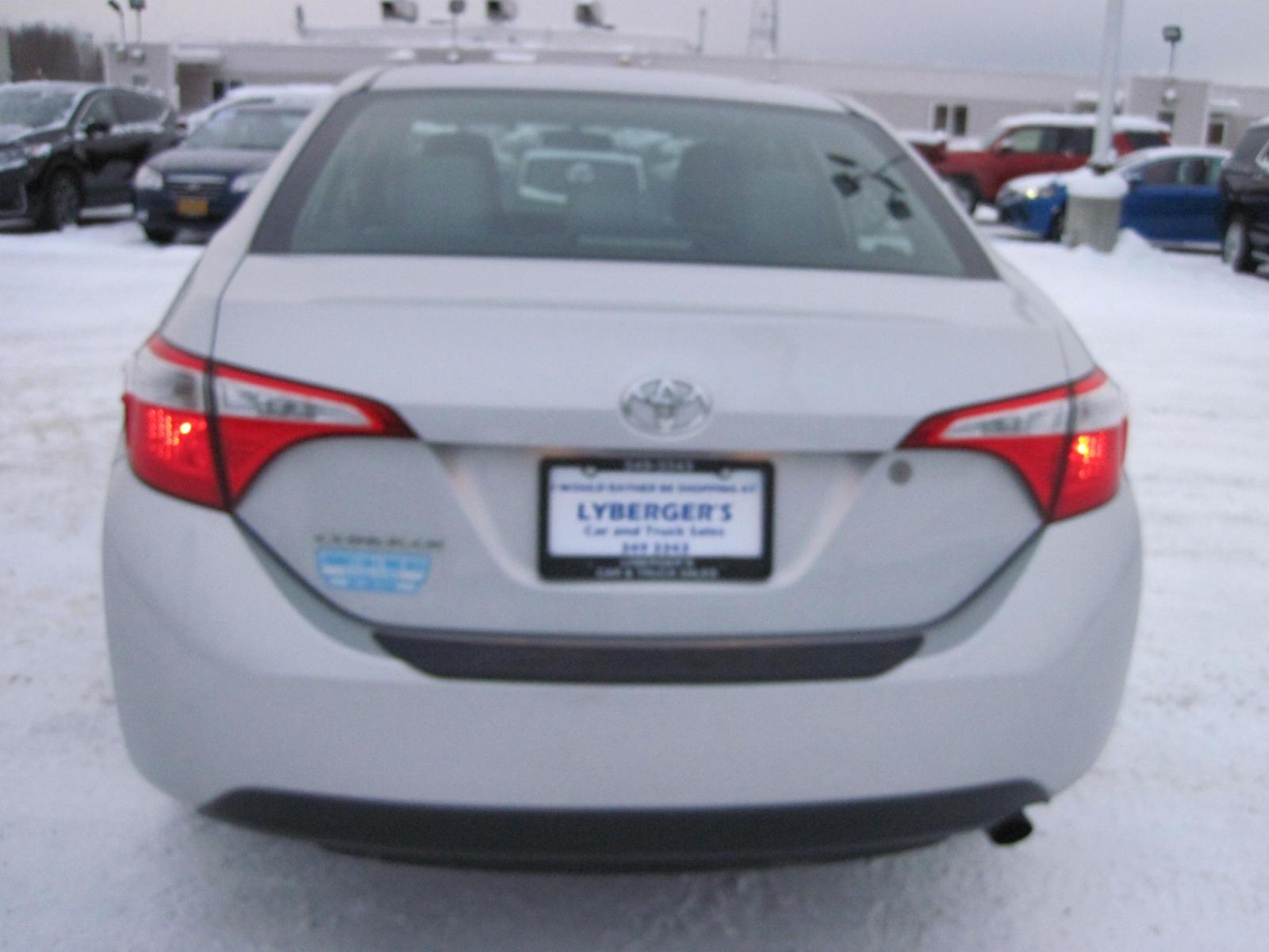 2016 silver /gray Toyota Corolla (2T1BURHE1GC) , 6-Speed Automatic transmission, located at 9530 Old Seward Highway, Anchorage, AK, 99515, (907) 349-3343, 61.134140, -149.865570 - Photo #4